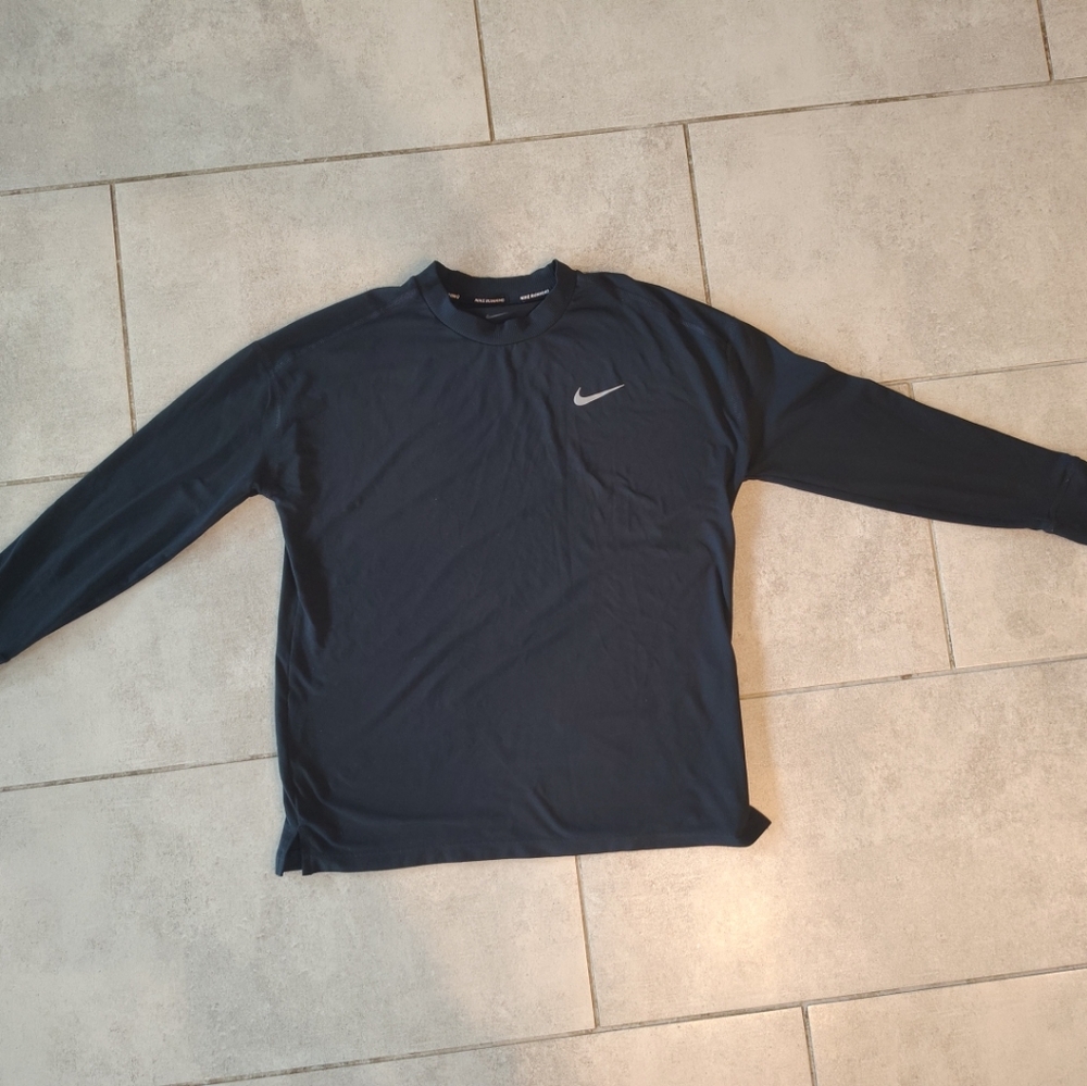 Nike women’s Dri-Fit Running Long Sleeve,Thumb Hole Pullover Top. Black SZ Small